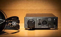 headphone amplifiers HPA V202 and HPA V222